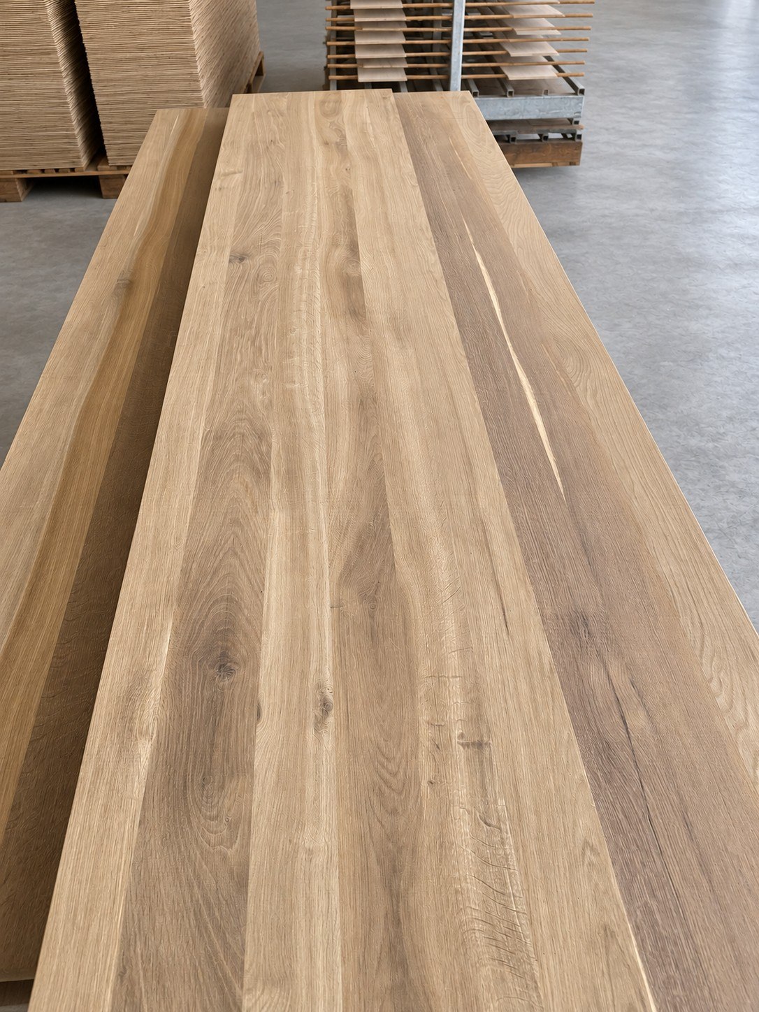 Oak worktop · Surface detail — edited product photograph