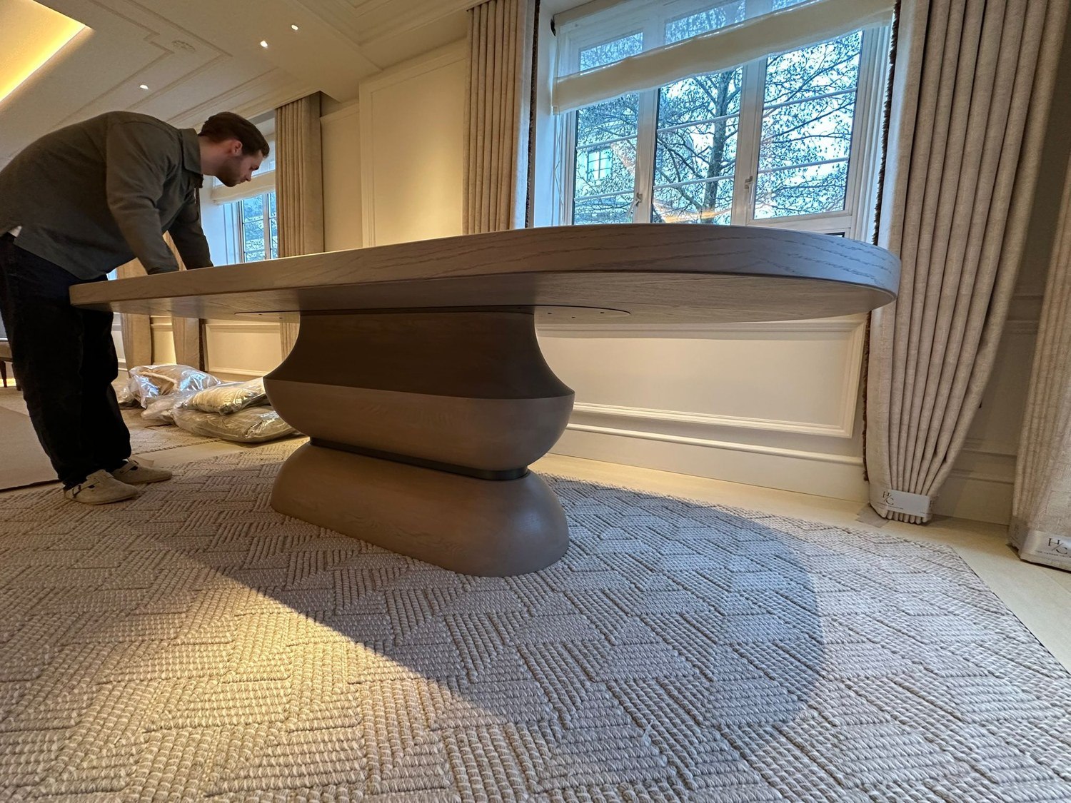Solid oak table · Side view